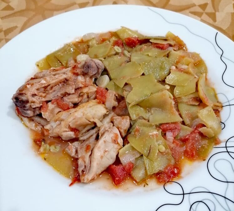 Frango Estufado com Ervilhas de Quebrar