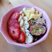 Bowl de Iogurte Natural, Granola e Fruta